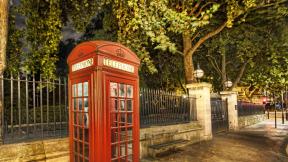 Англия, Лондон, вечер, телефонная будка