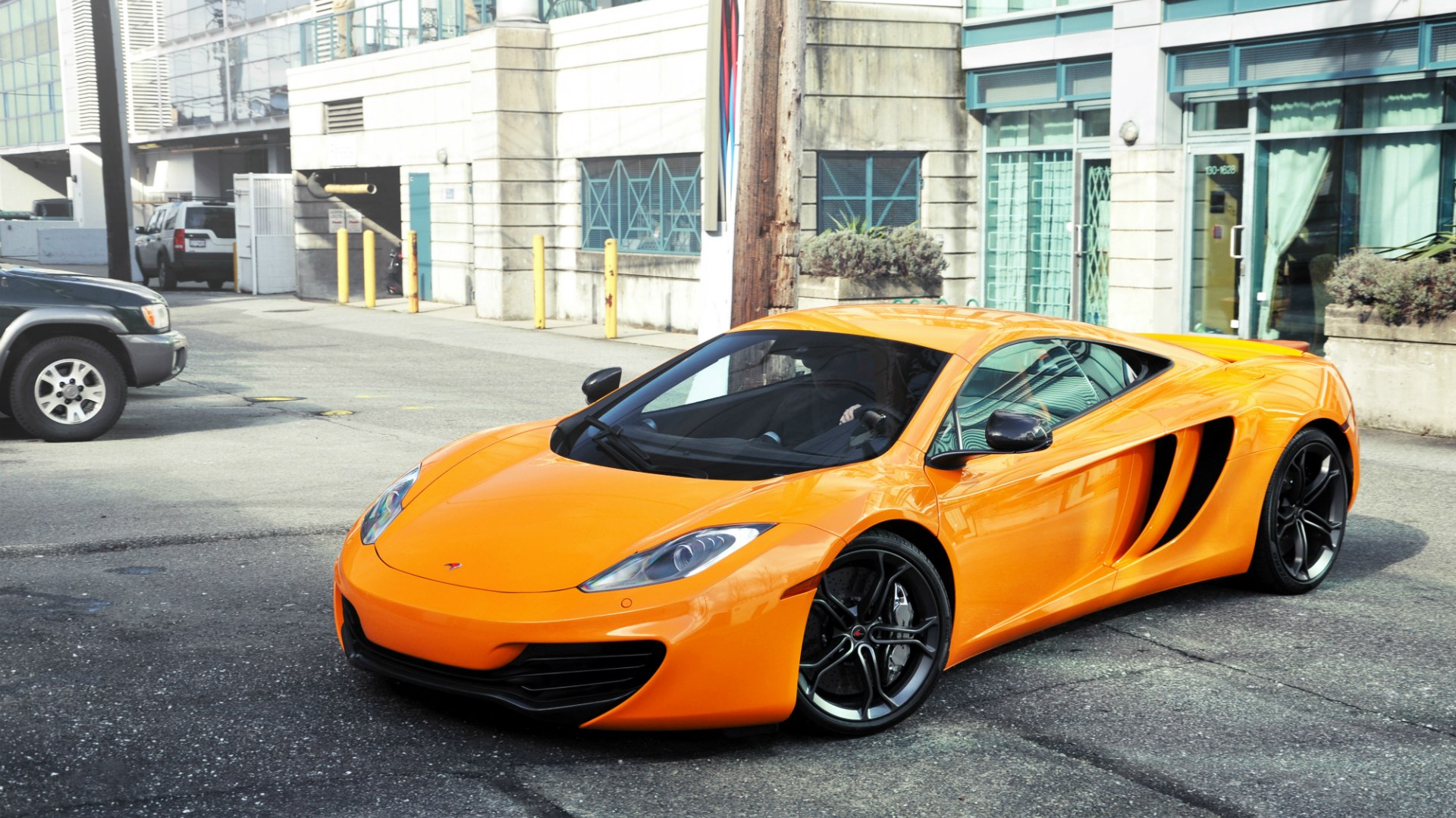 Машина MCLAREN mp4 12c