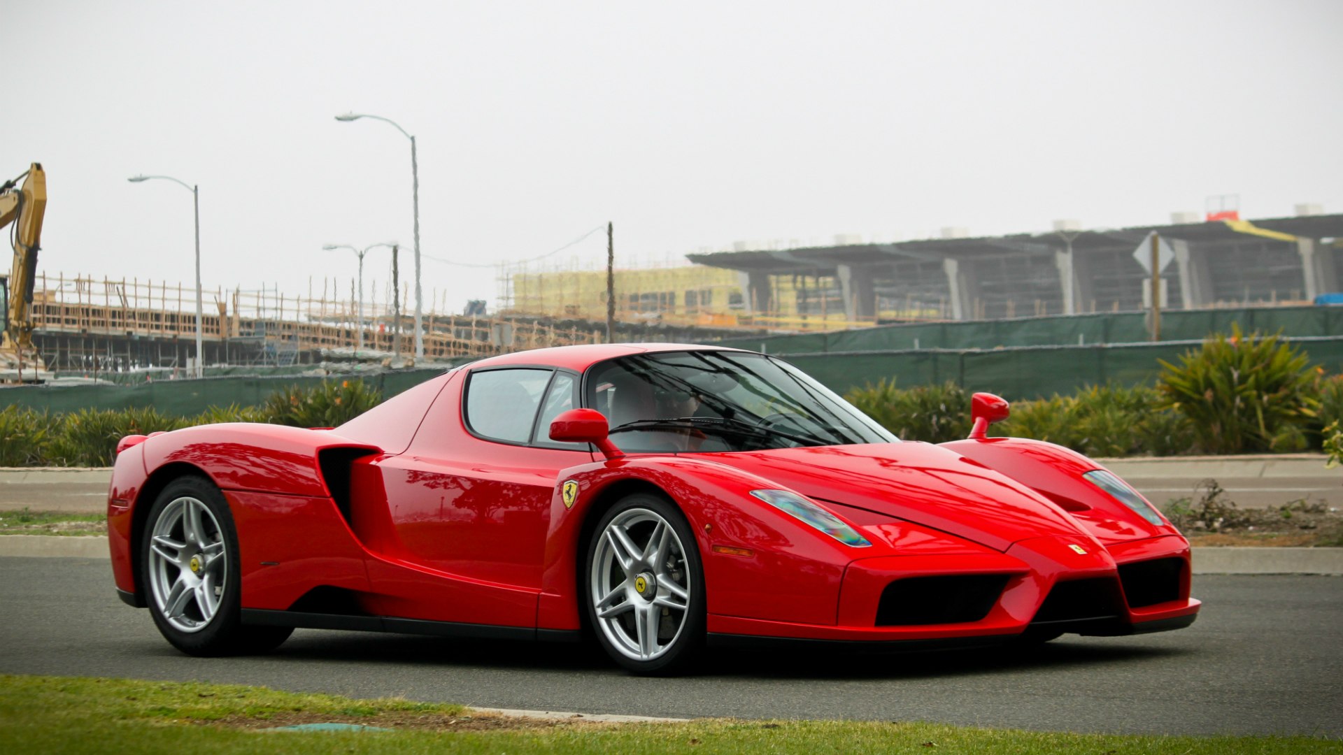 Ferrari Enzo Red сзади