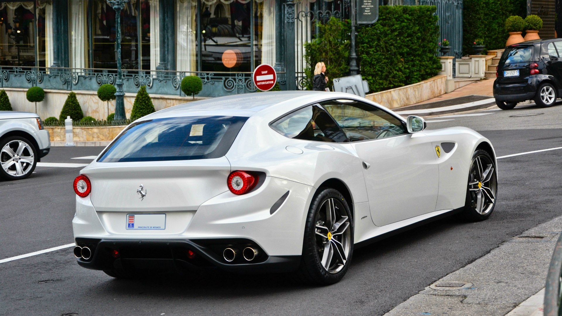 Ferrari FF 6 3