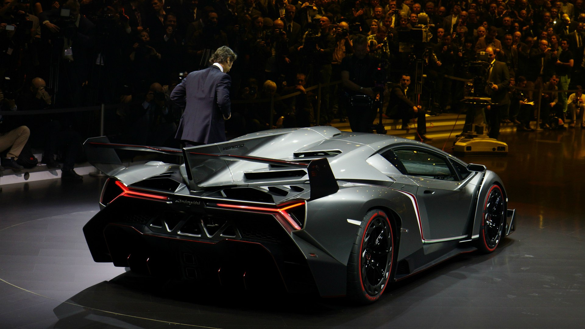 Самая дорогая машина в мире lamborghini veneno roadster