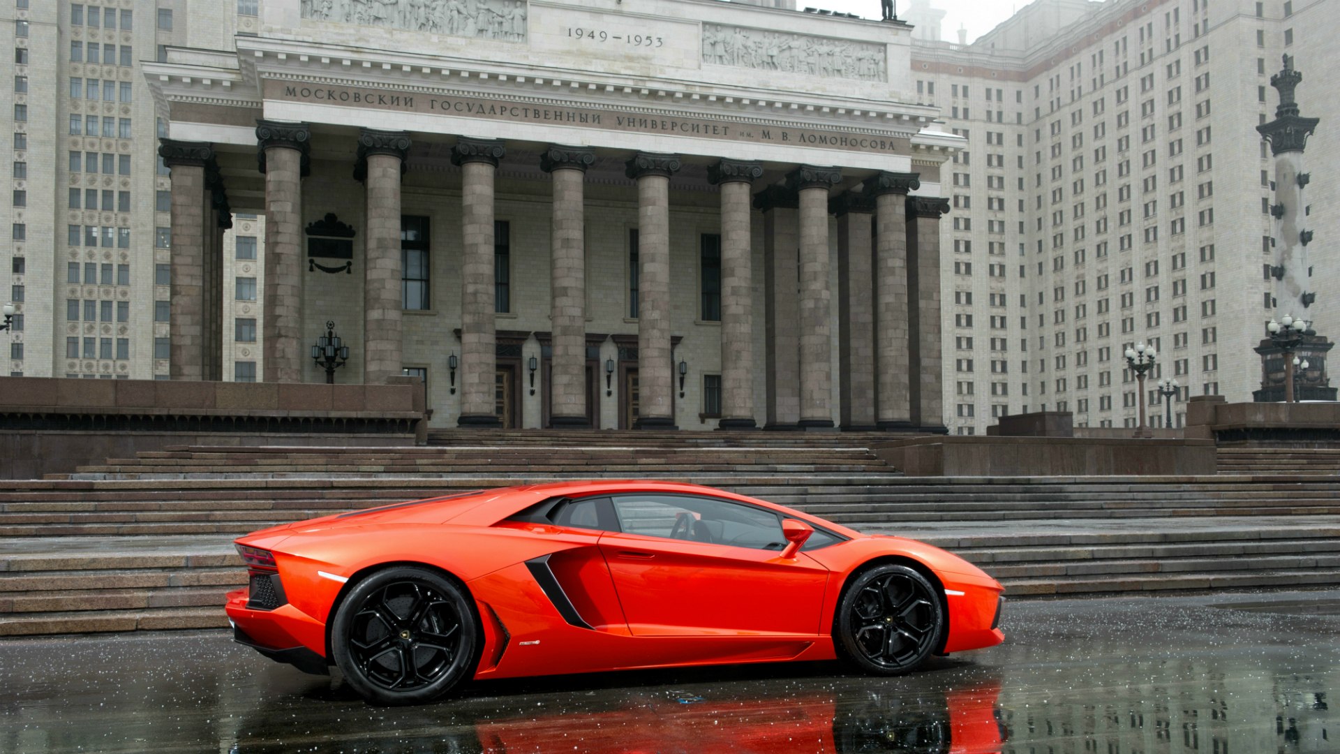 Lamborghini Aventador lp700 красный