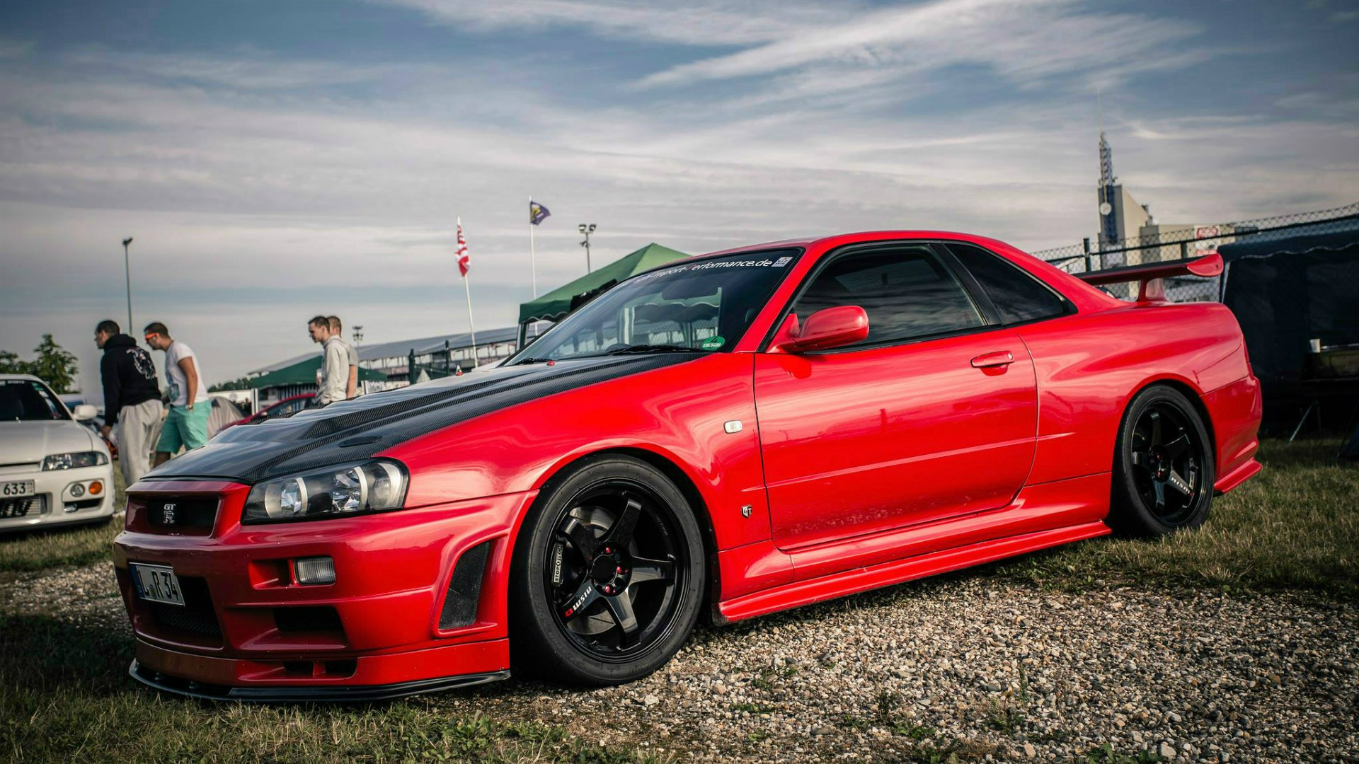 Nissan Skyline GTR r34 красный