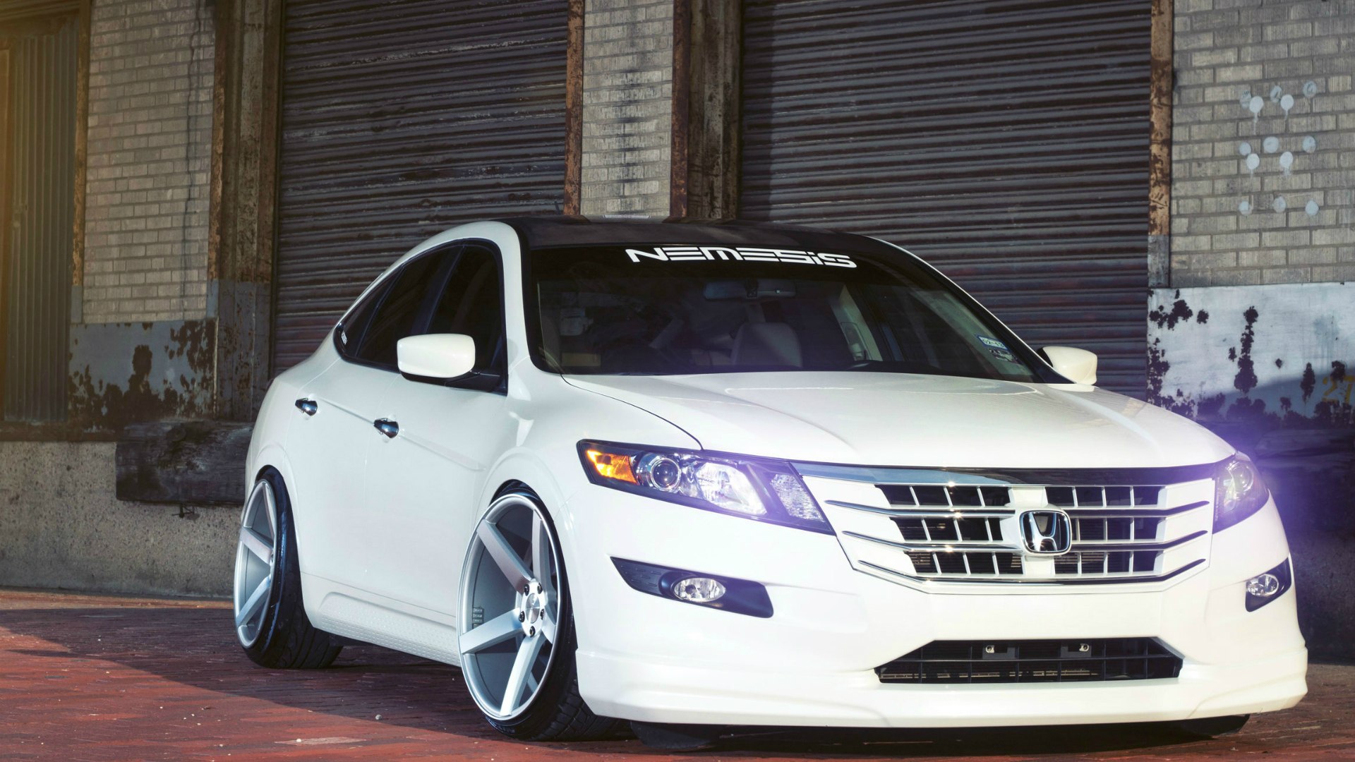 Honda Crosstour stance