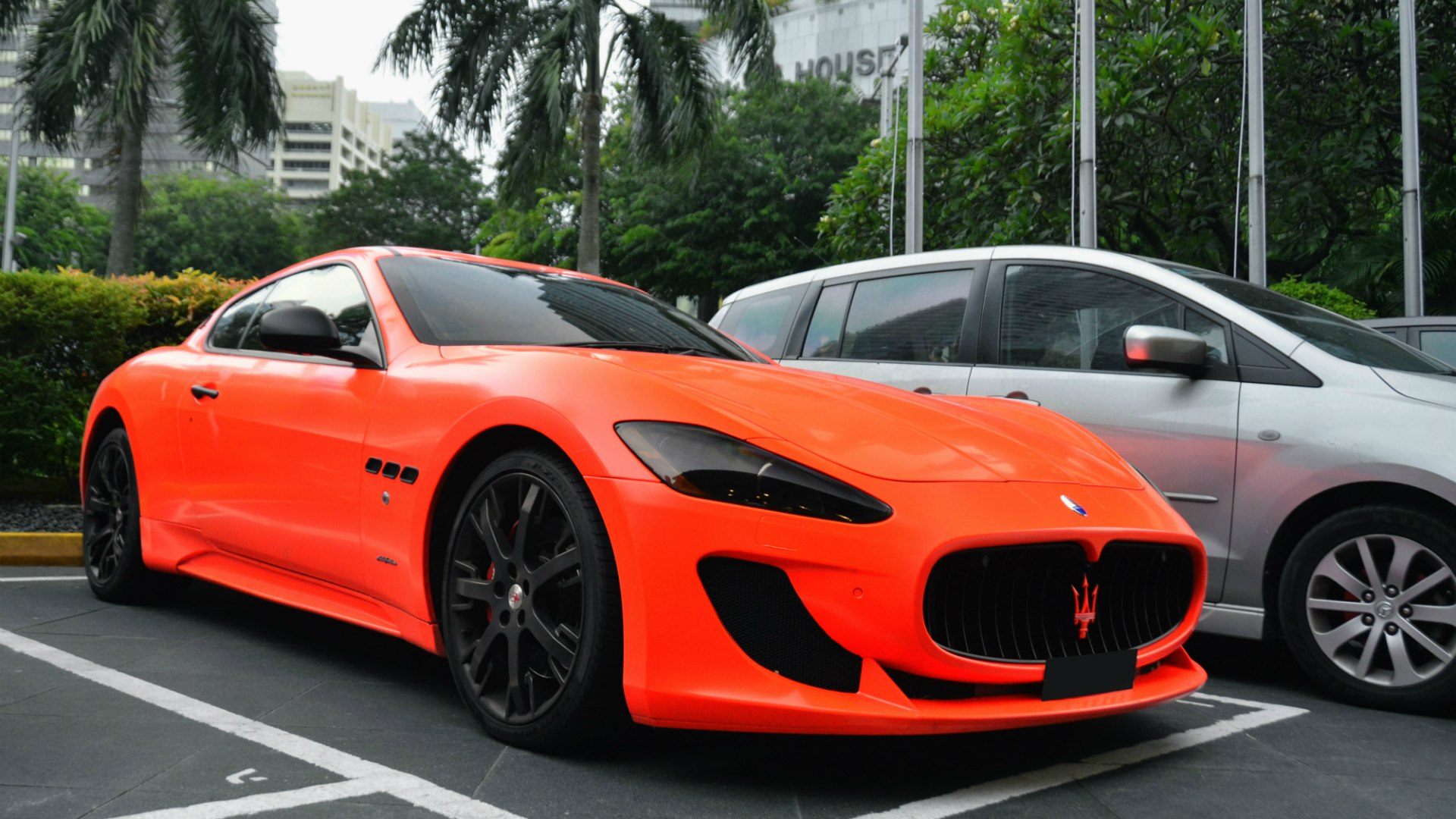 Maserati GRANTURISMO красный