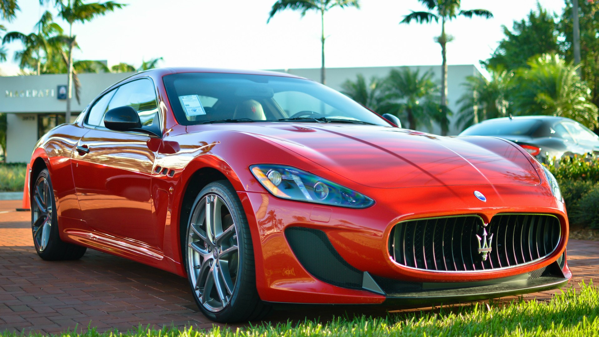 Maserati GRANTURISMO красный