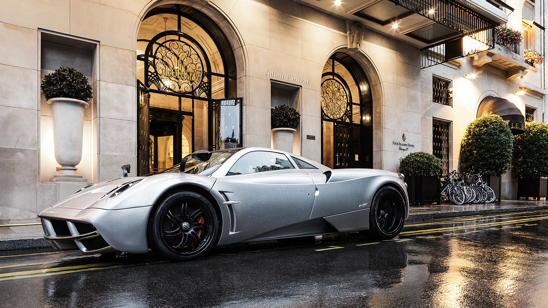 Фото pagani huayra