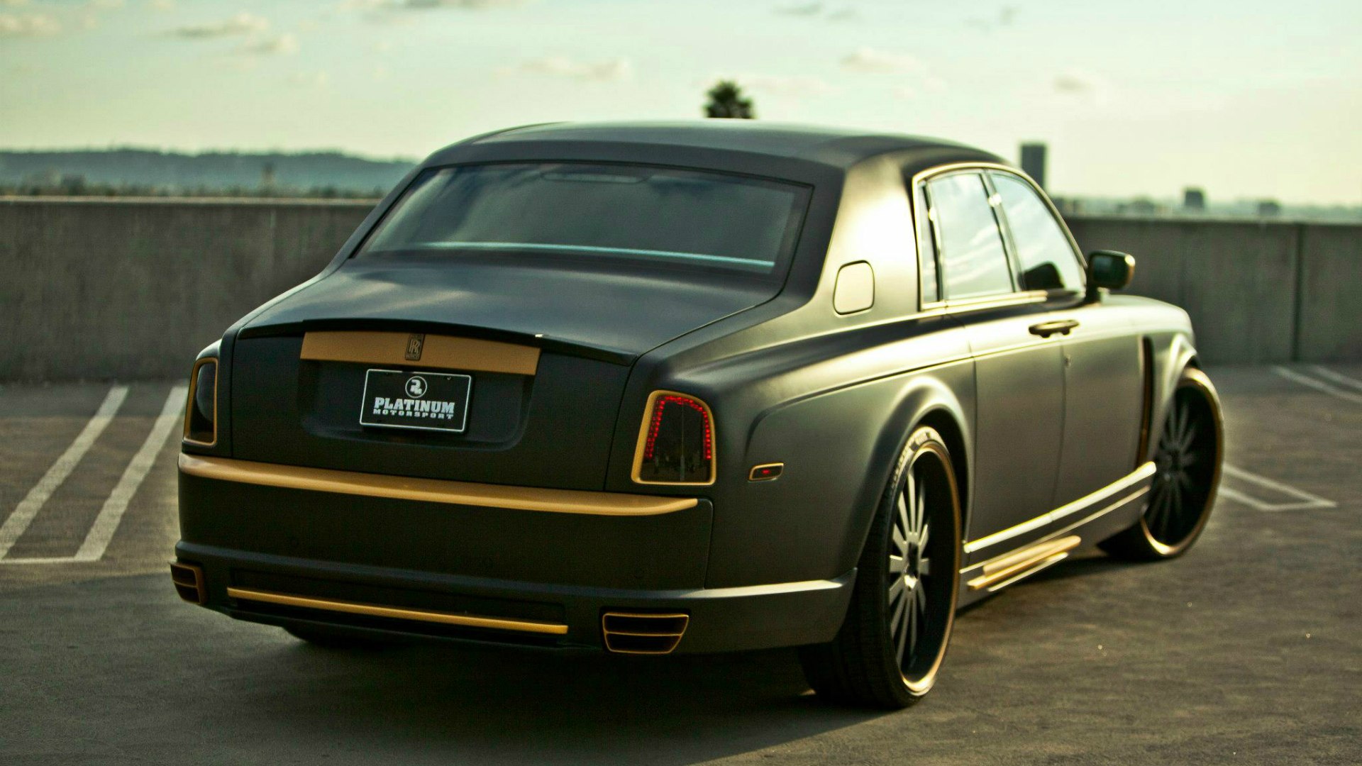 Rolls Royce Phantom Gold