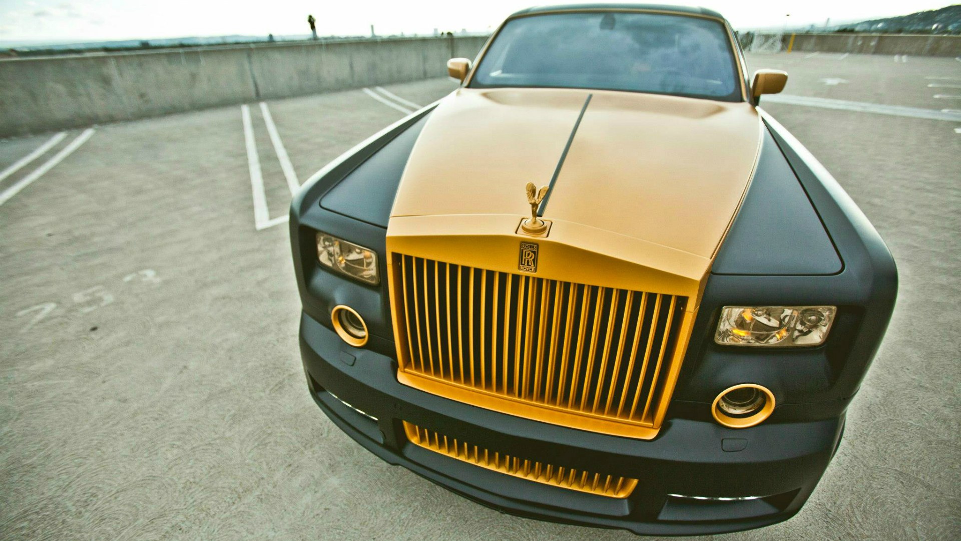 Rolls Royce Phantom Gold