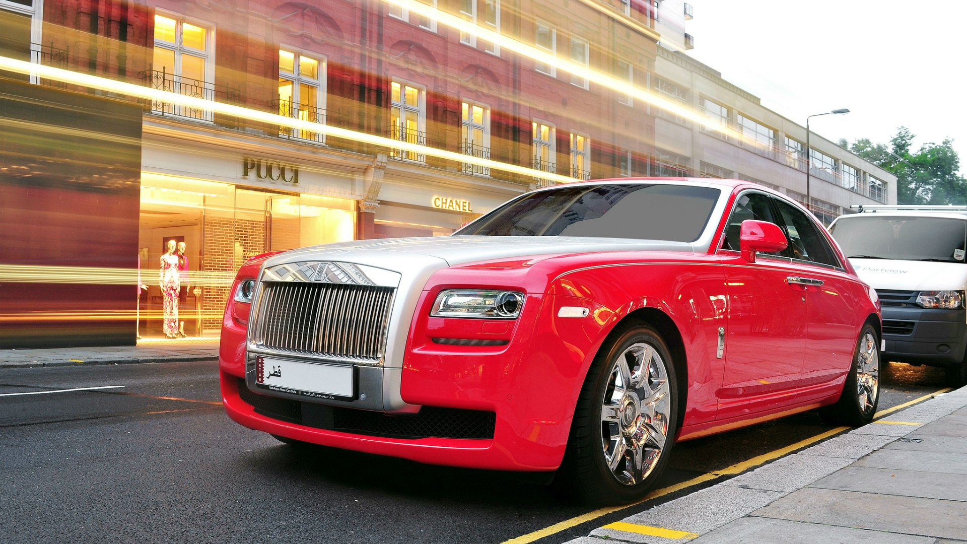 Роллс россия. Rolls Royce Phantom красный. Rolls Royce Ghost красный. Красный Роллс Ройс Фантом 2008. Rolls Royce Ghost 2023.