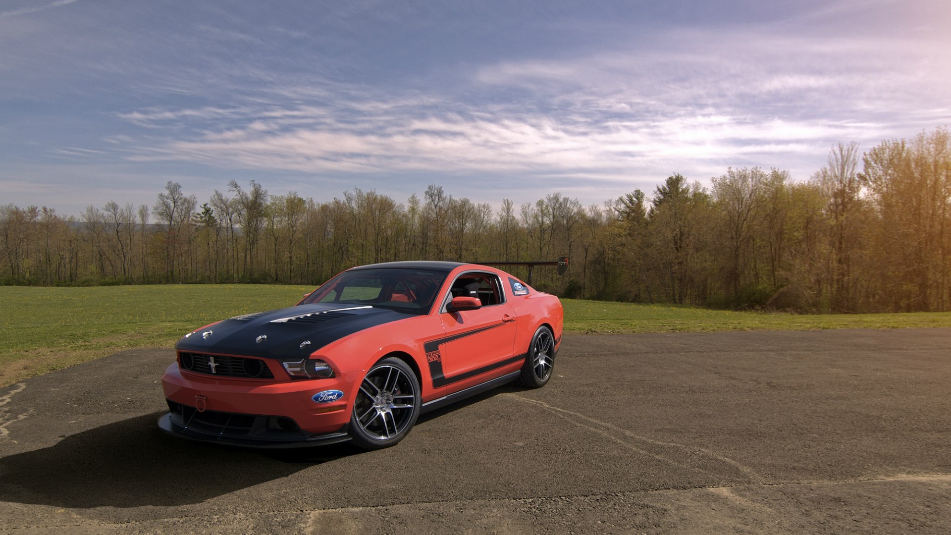 Ford Mustang 302 Boss красный