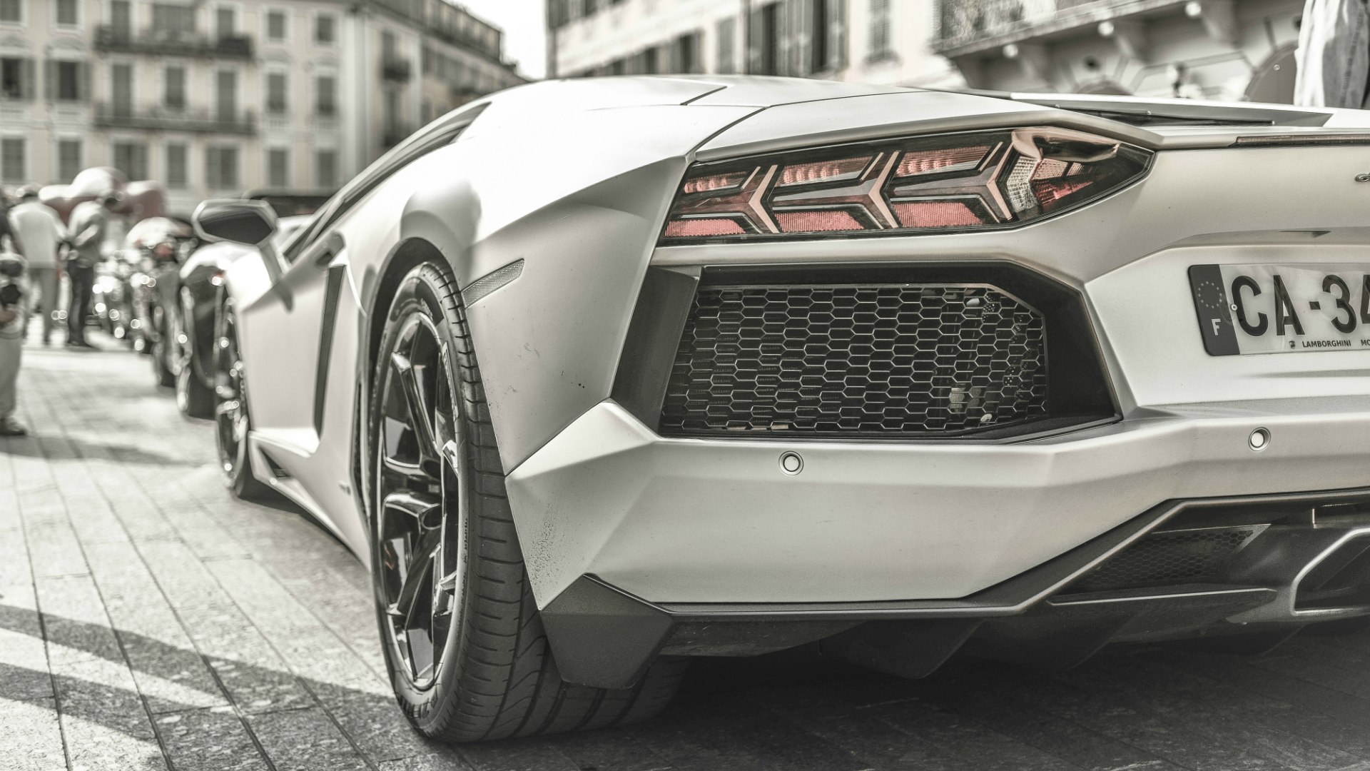 Lamborghini Aventador lp700 черная сзади