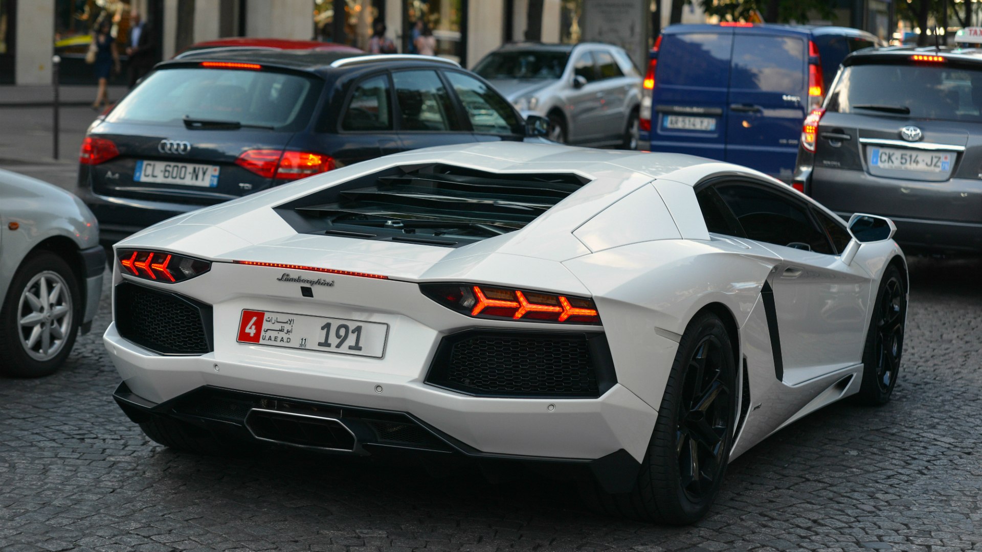 Lamborghini Aventador lp760 2