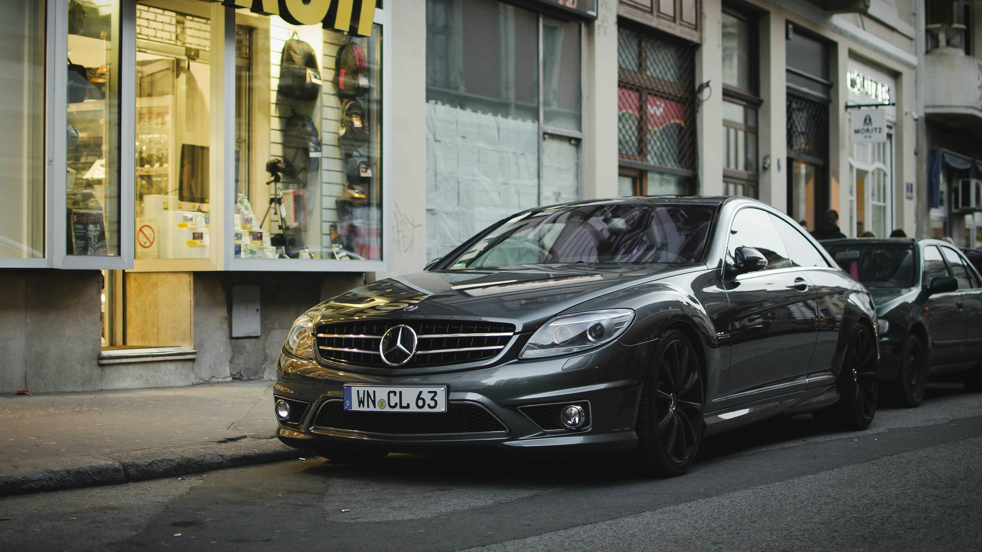 Mersedes CLS 63 AMG чёрно белый