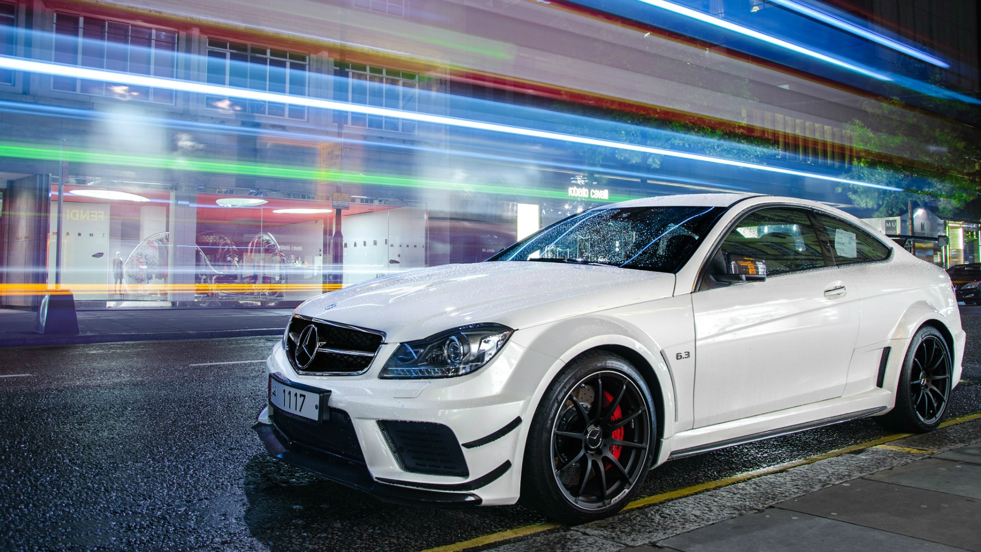 Мерседес c63 AMG В темноте