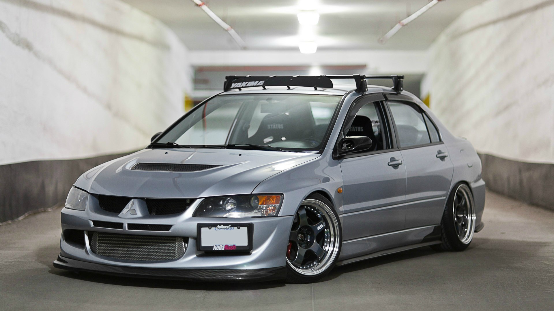 Mitsubishi Lancer EVO 9 stance