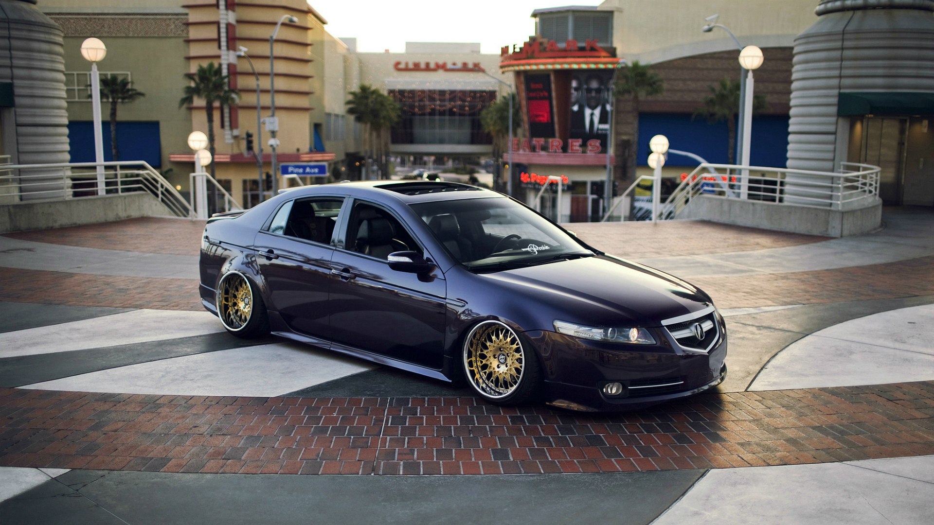 Acura TL. 