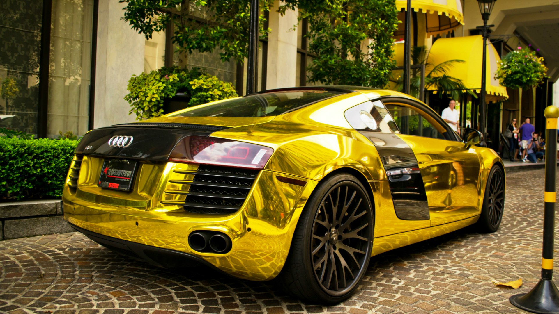 Audi r8 Gold