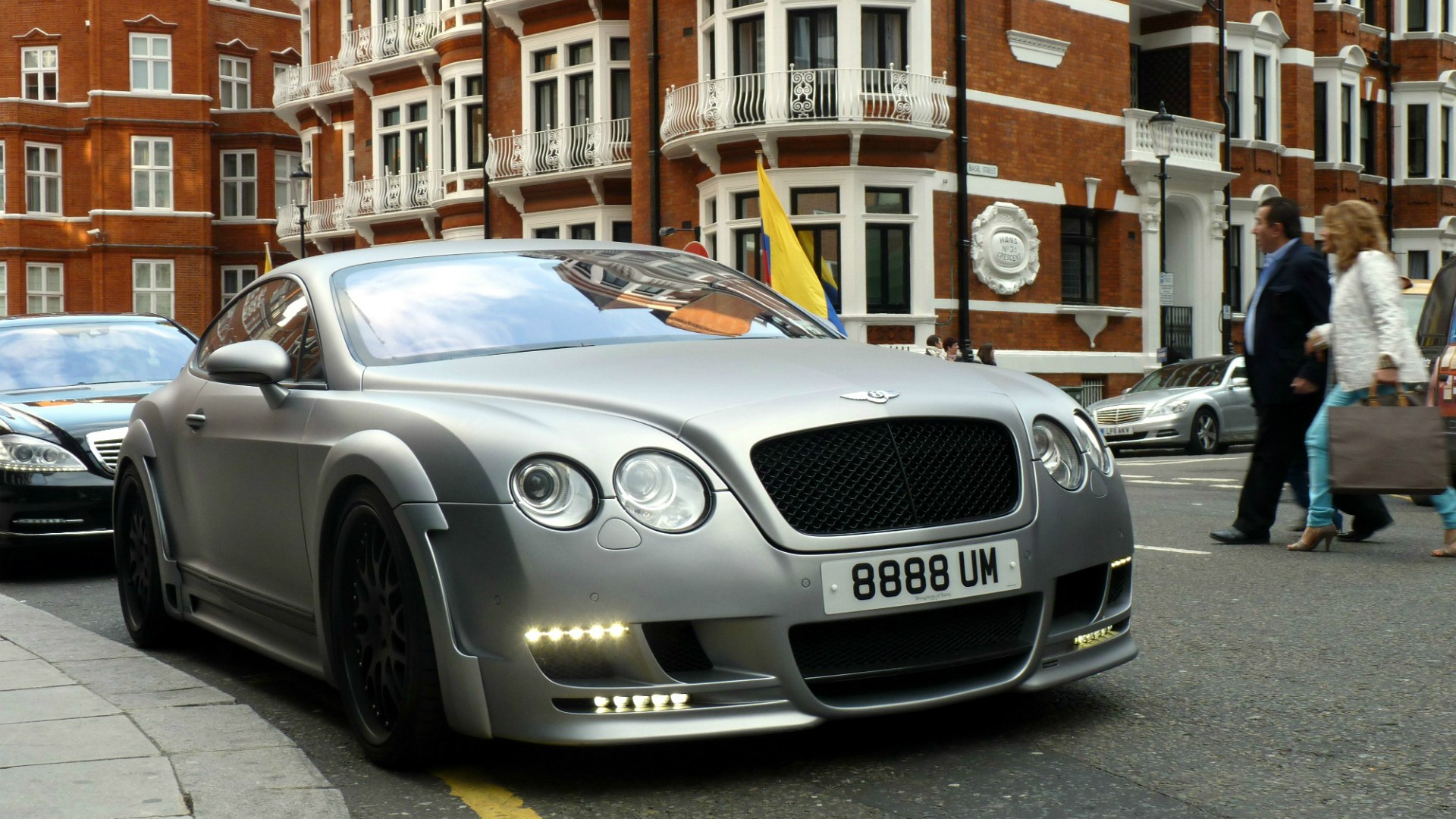 Бентли грей. Бентли Континенталь gt Хаманн. Hamann Imperator Continental gt. Бентли супер спорт 2012. Трековый Бентли Хаманн.