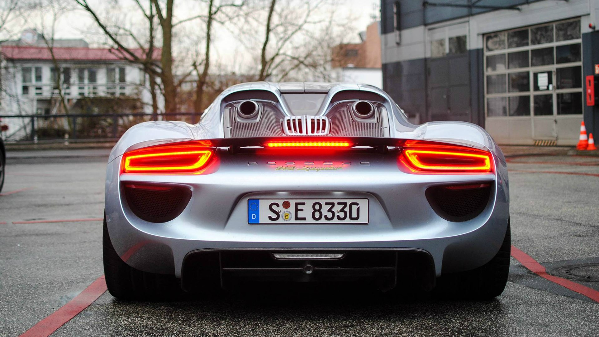 Порше 918 Spyder ночью