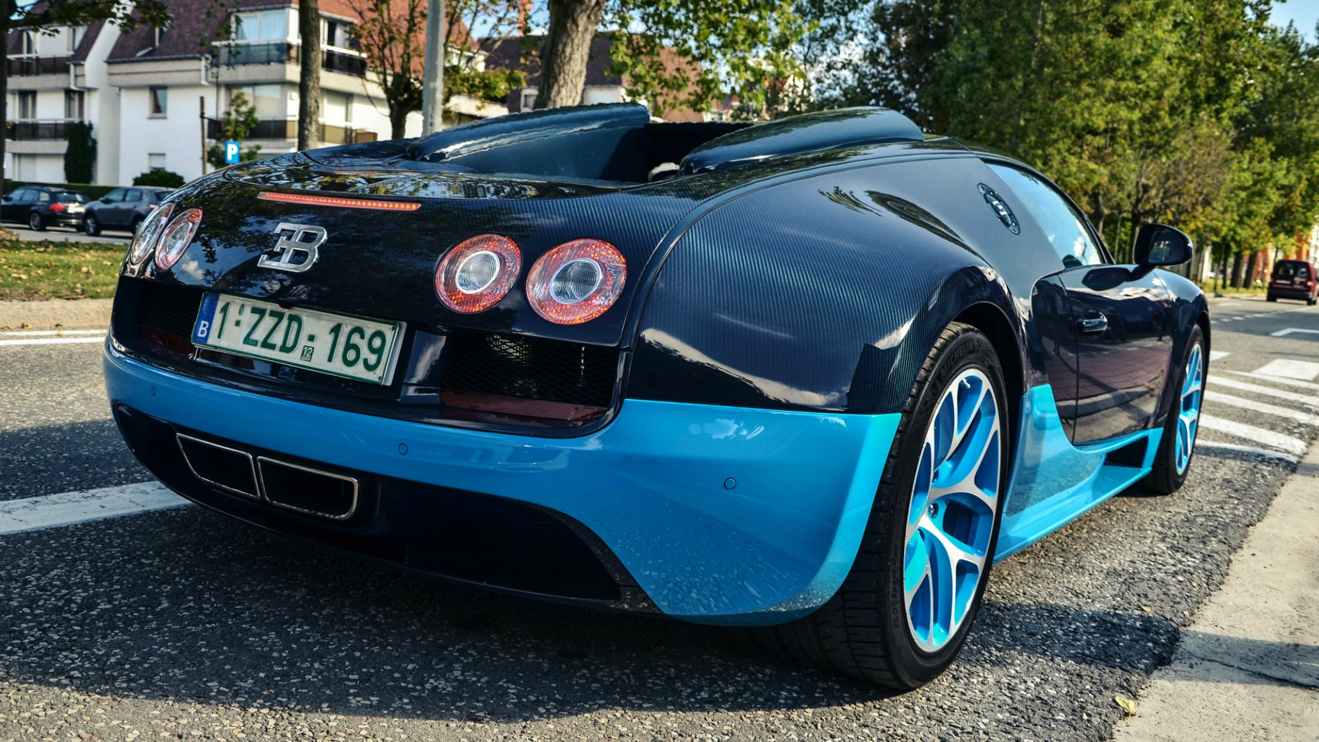 Bugatti Veyron Bugatti Veyron Алиса. Алиса Бугатти в 2д. Bugatti 25