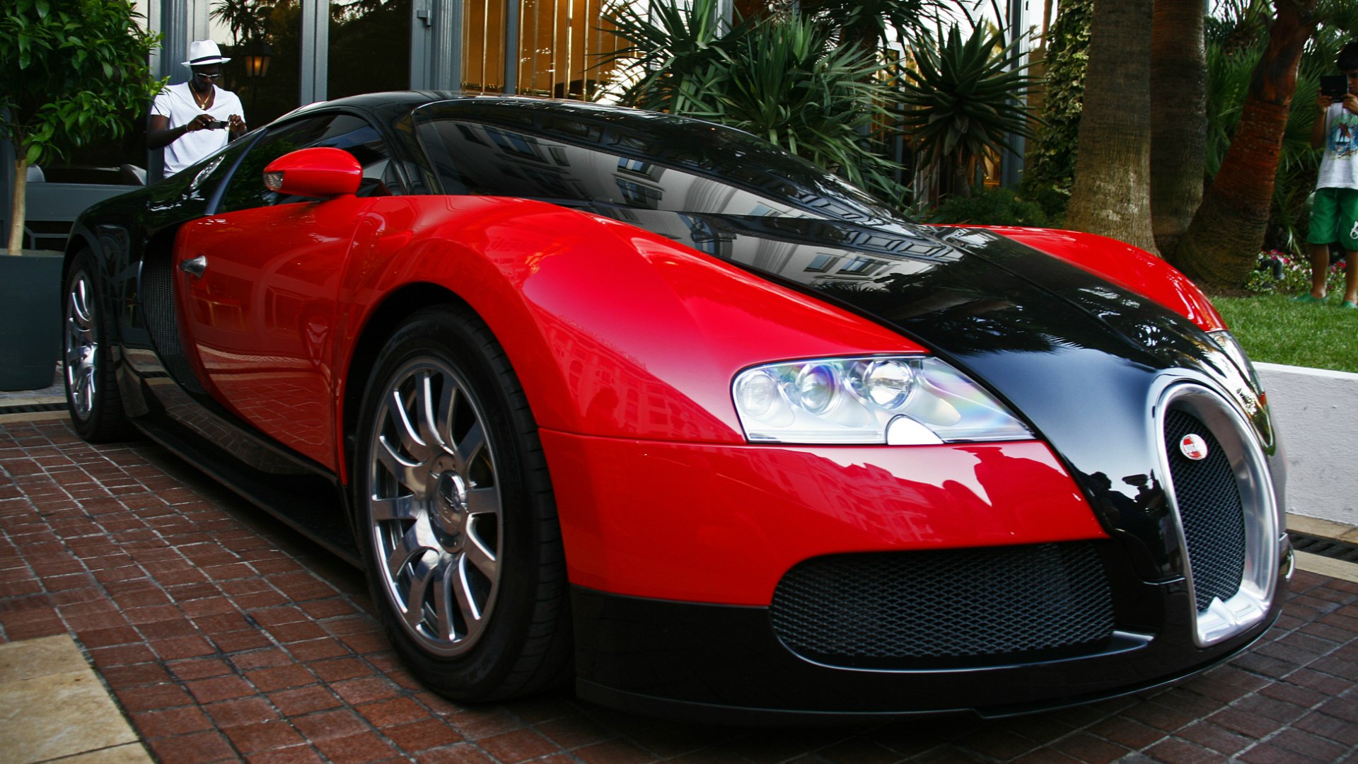 Bugatti Veyron Grand Sport красный