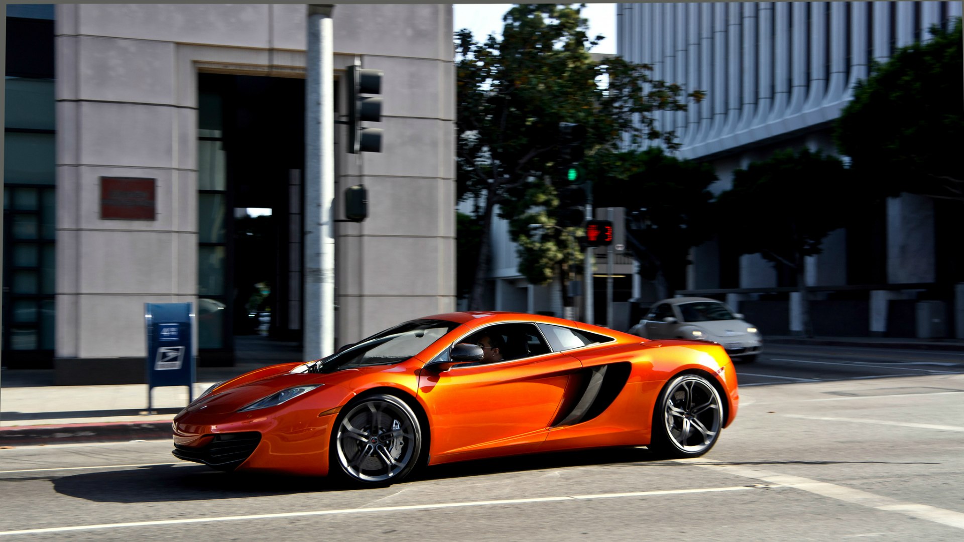 MCLAREN mp4 12c оранжевый