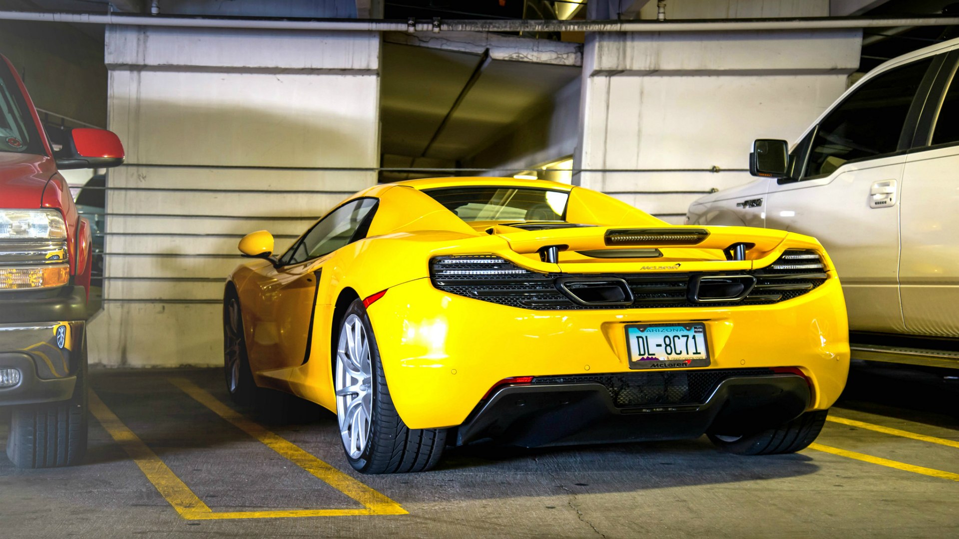 MCLAREN 12c Yellow