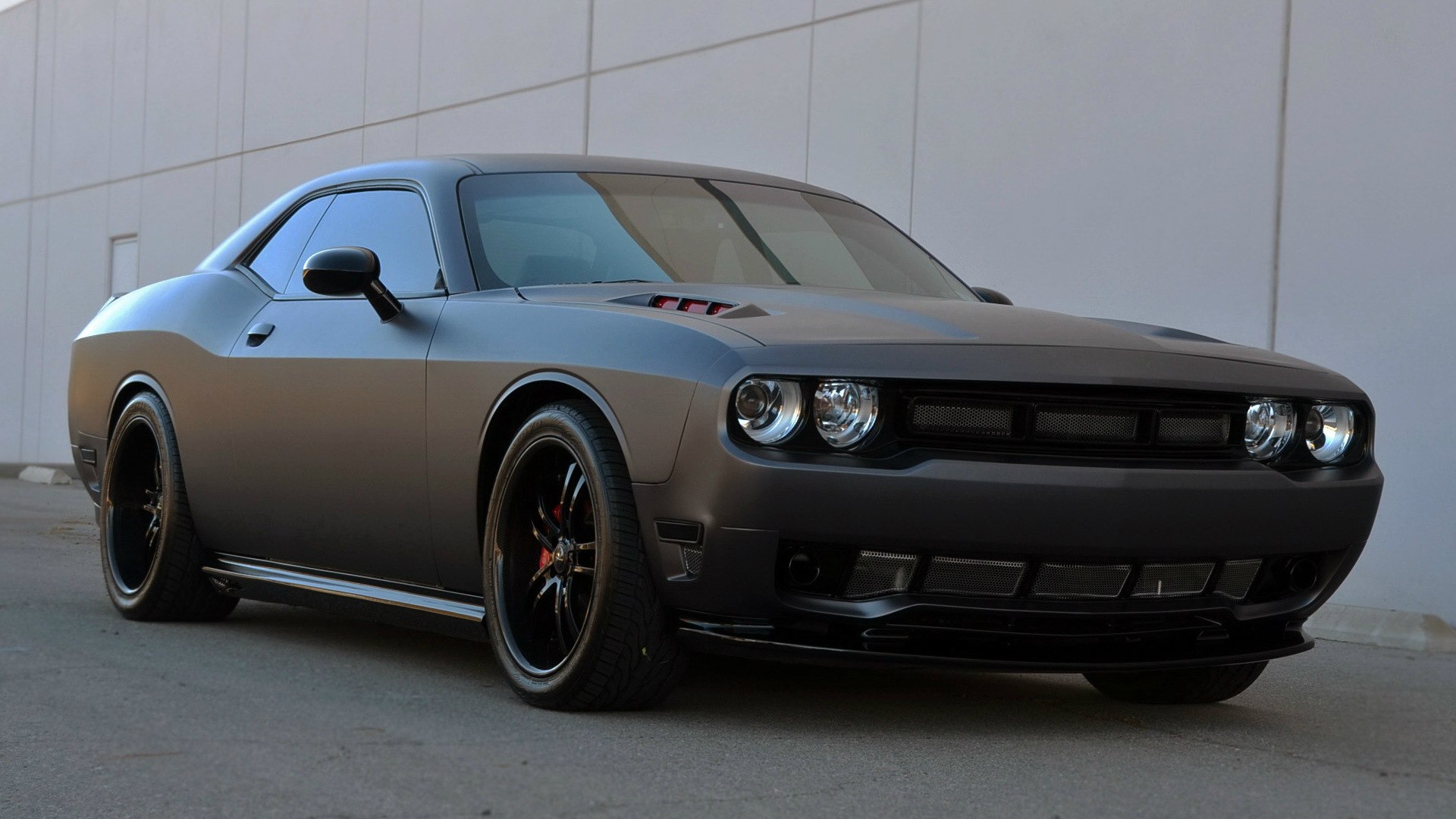 Dodge Challenger srt8 черный матовый