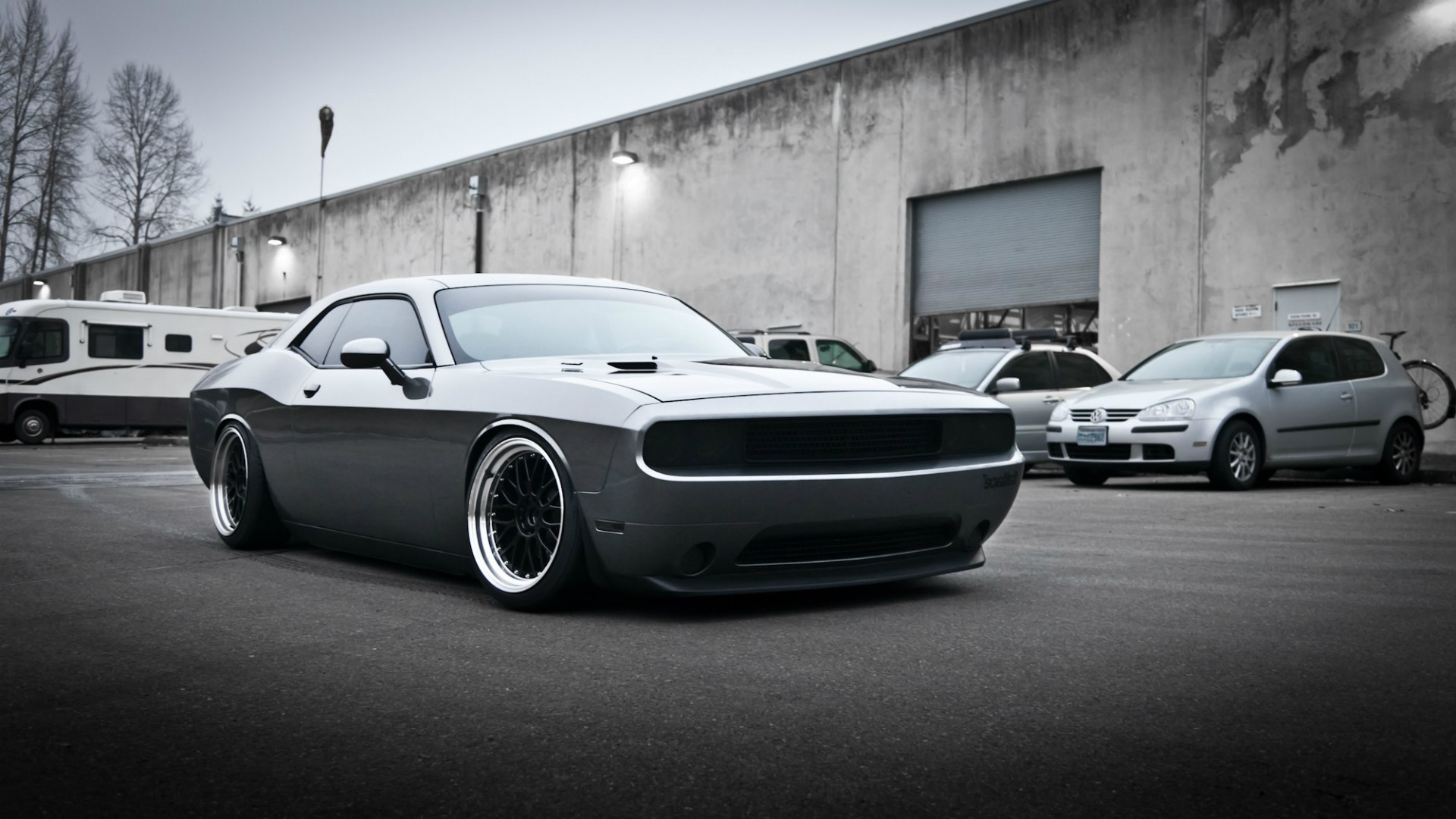 Обои на рабочий стол dodge Challenger