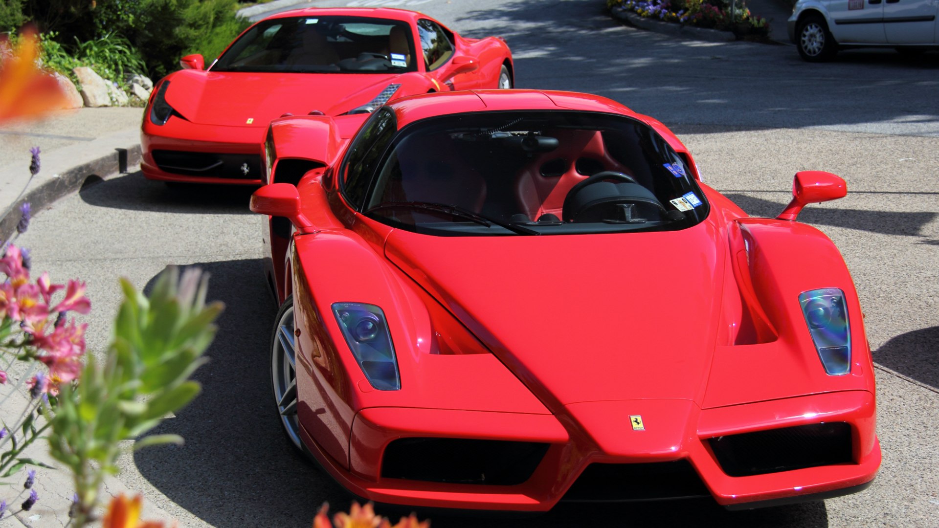 Машина Enzo Ferrari 458 Italia