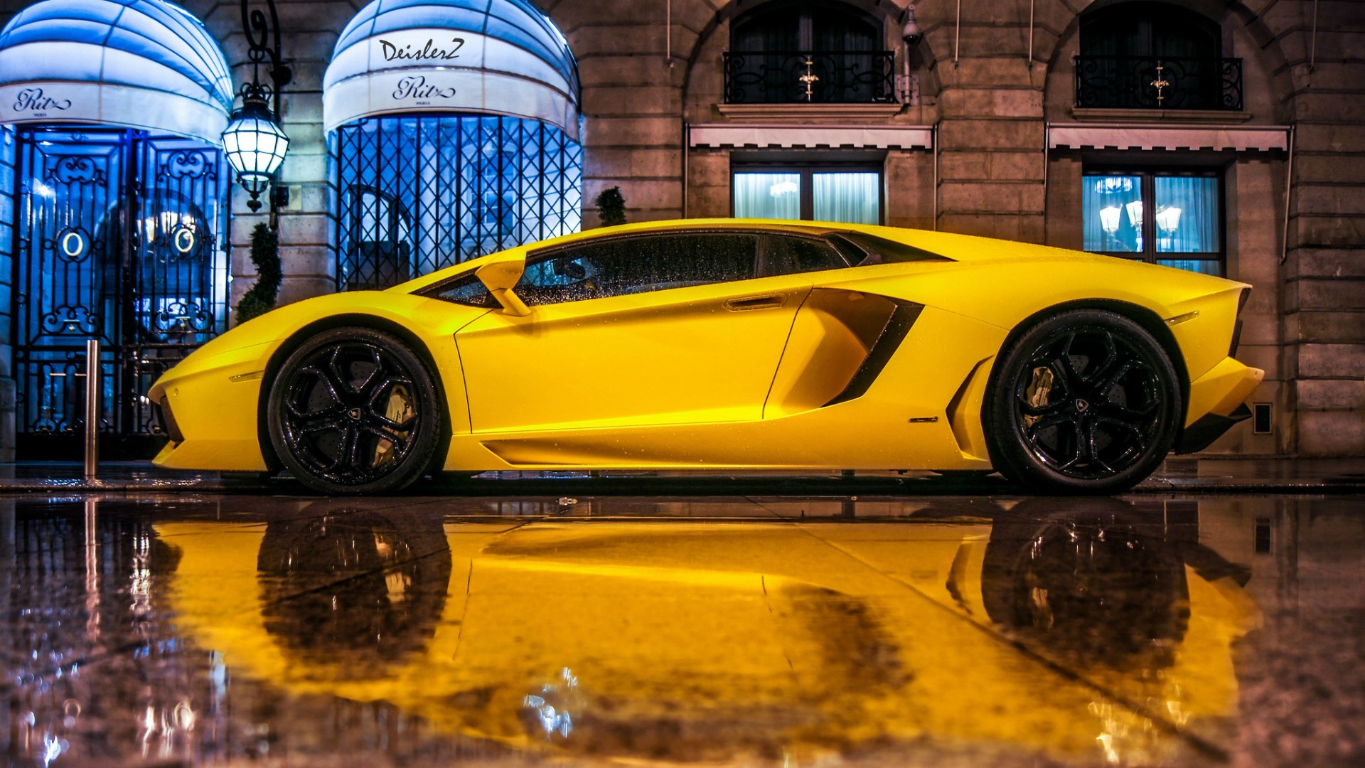 Lamborghini Aventador lp700 4 Золотая