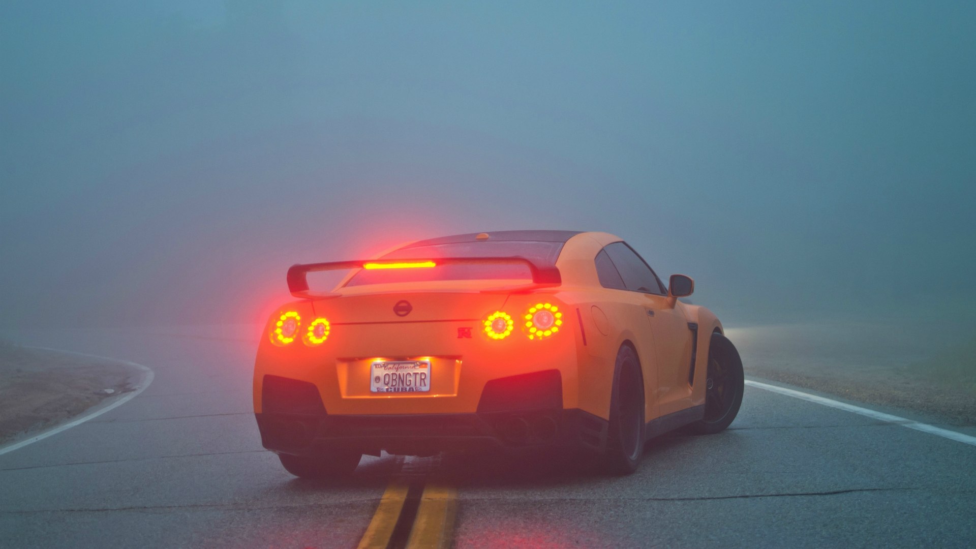 Nissan GTR r35 Yellow