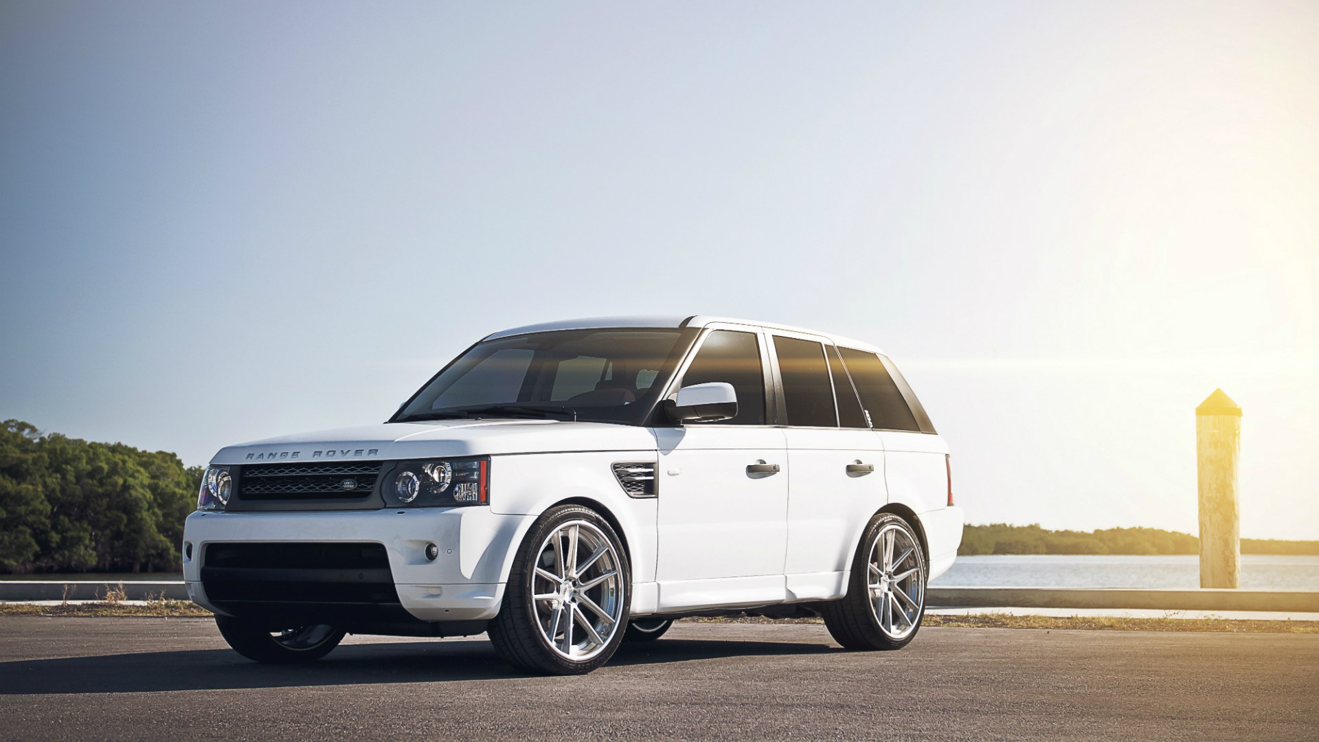 Land Rover range Rover Sport белый