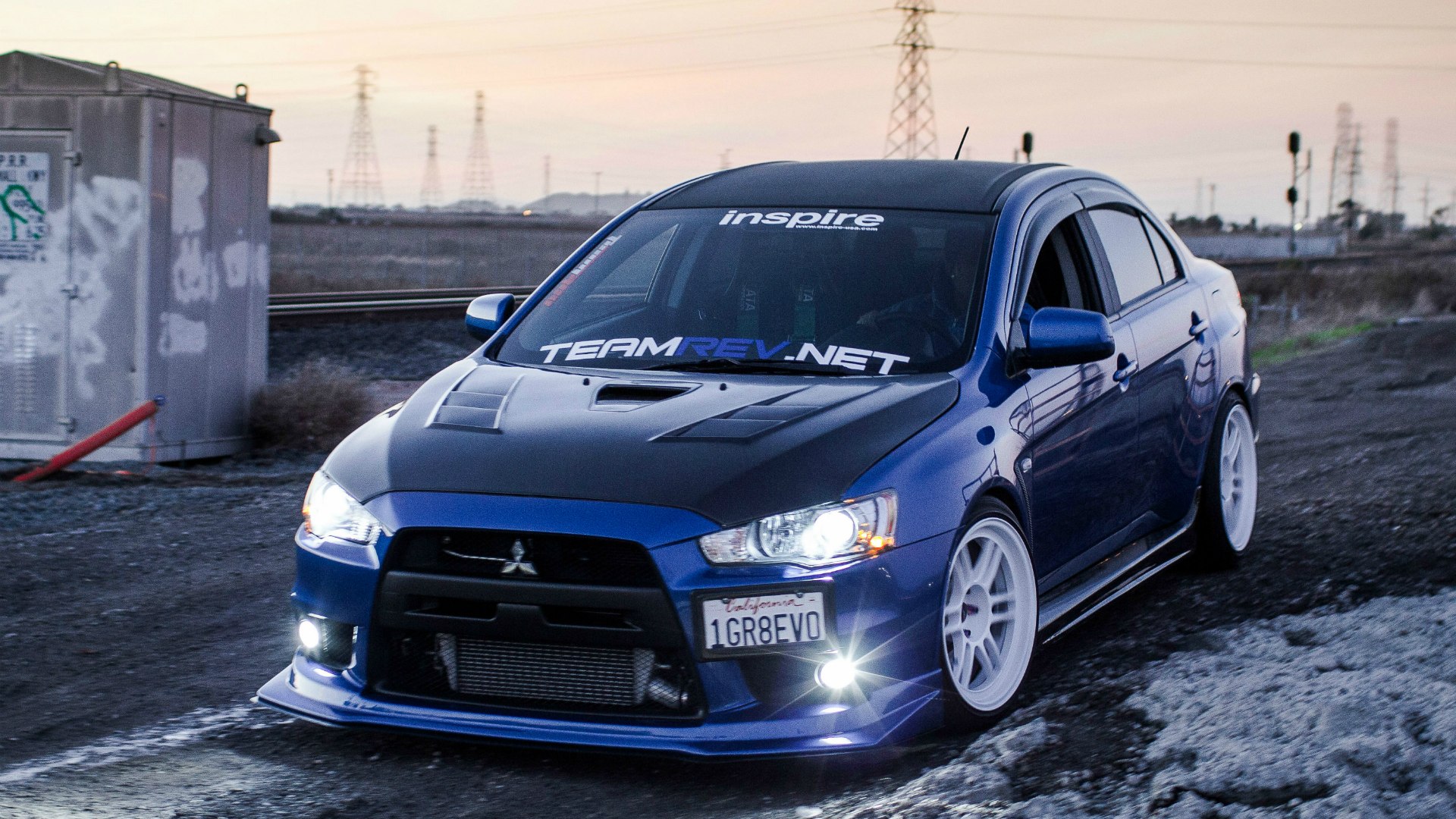 Mitsubishi Lancer Evolution 10 синий