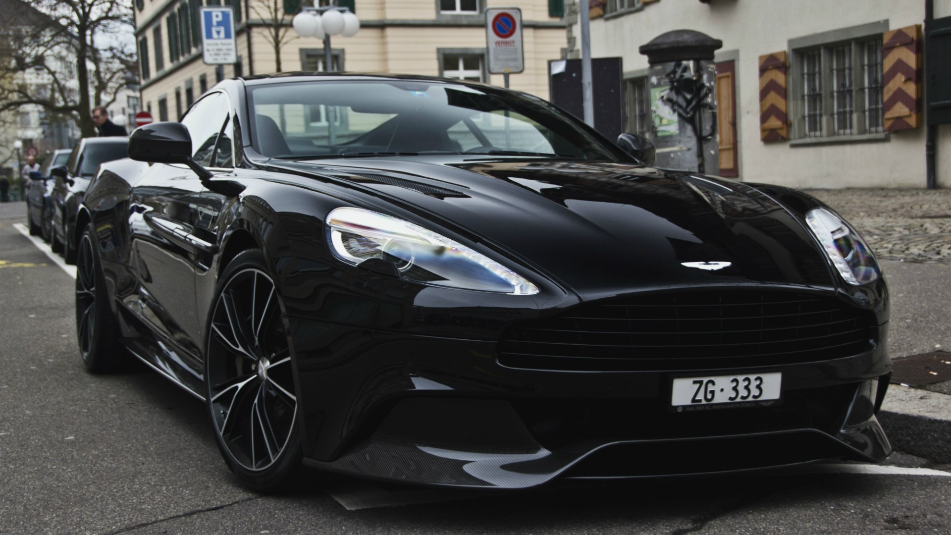 Aston Martin Vanquish 2013