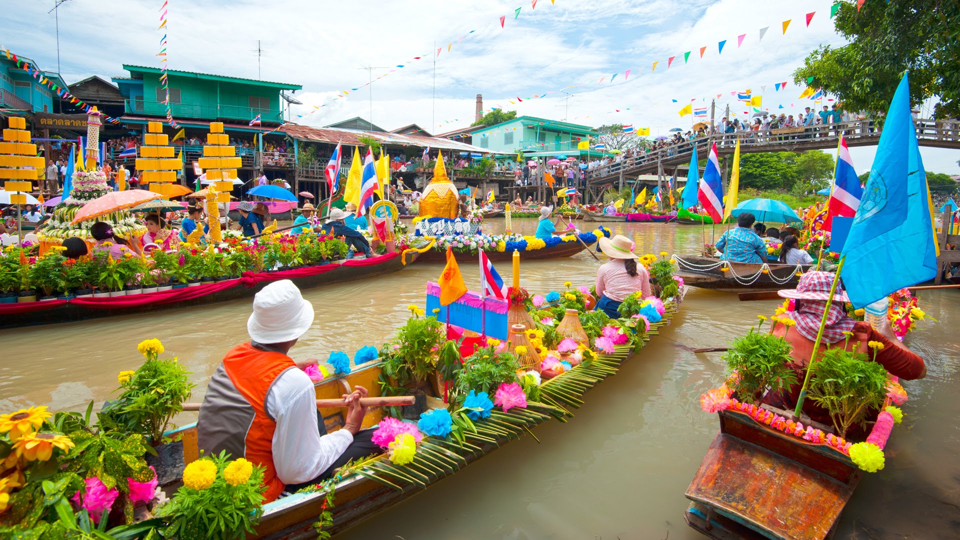 Damnoen Saduak Floating Market Tour from Bangkok